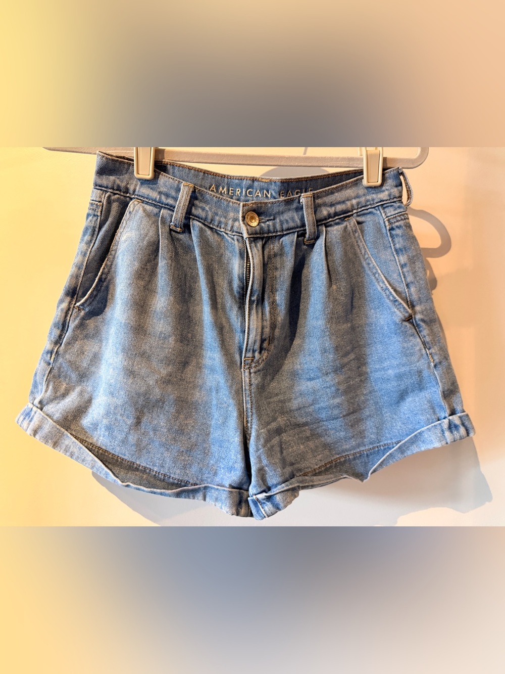 American Eagle Outfitters Light Wash High-Rise Denim Shorts. Size 4